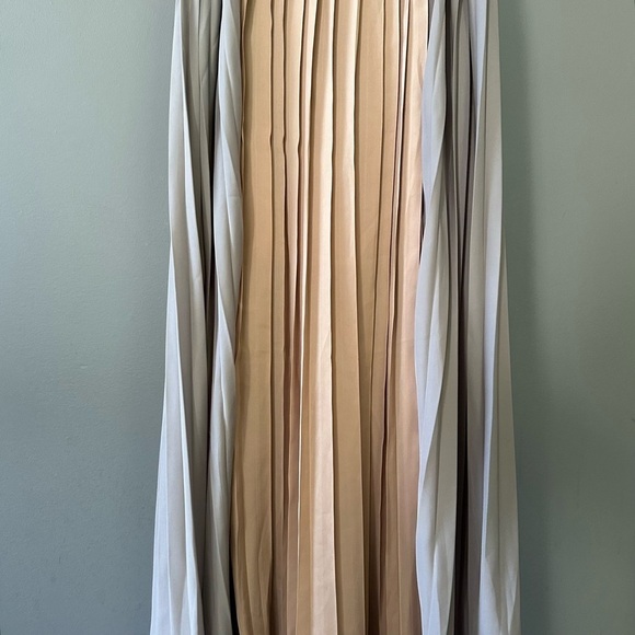 Gracia Accordion Pleated Skirt - Picture 3 of 9